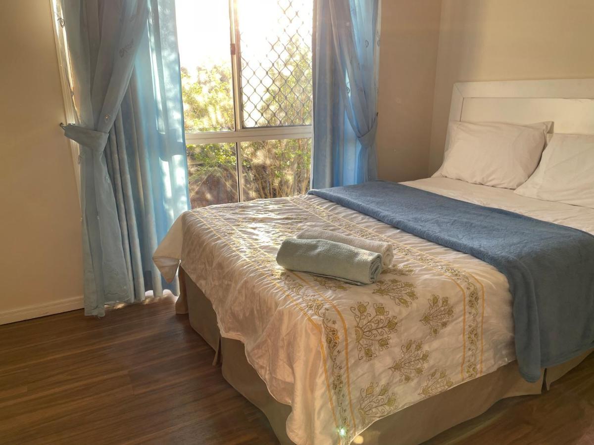 Theme Parks Amituofo Homestay Gold Coast Zewnętrze zdjęcie