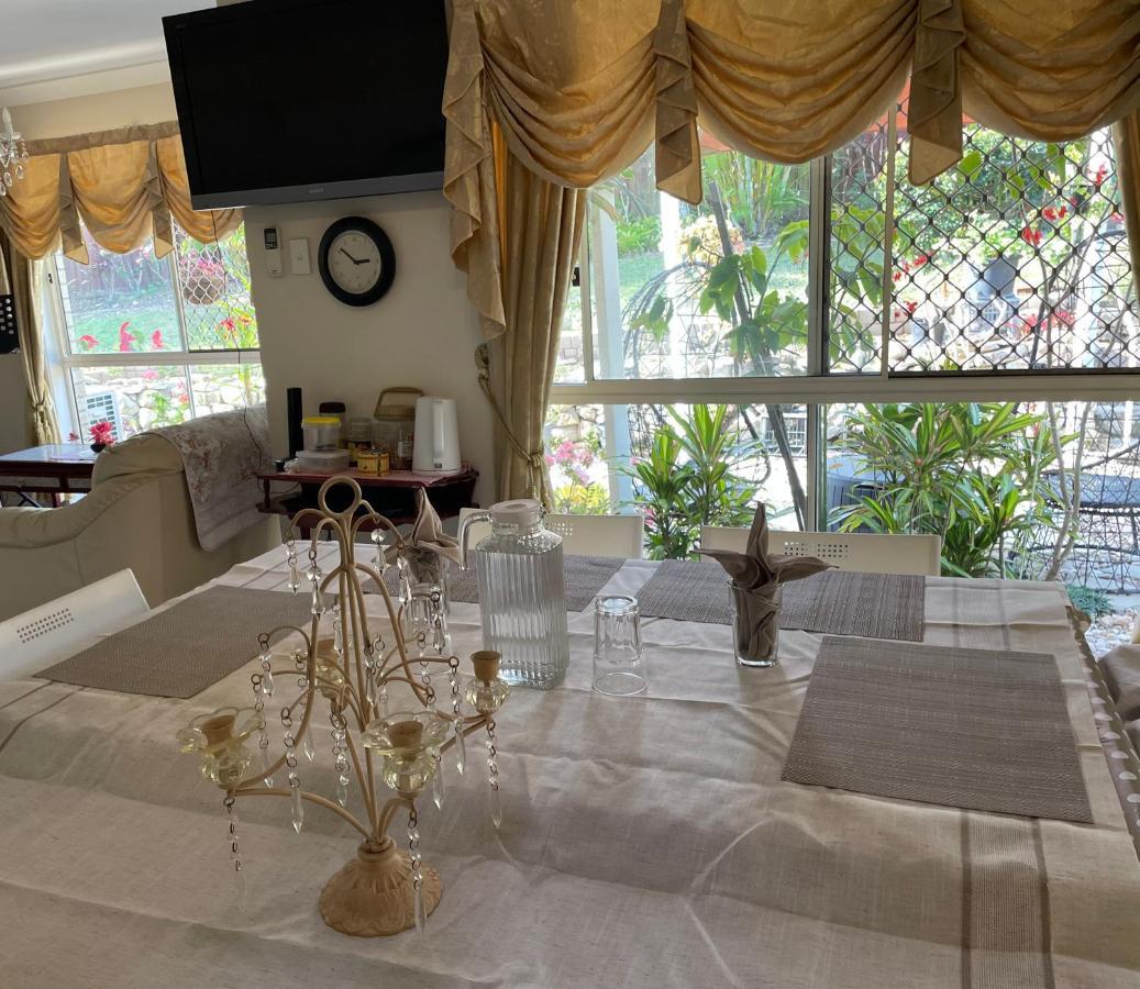 Theme Parks Amituofo Homestay Gold Coast Zewnętrze zdjęcie