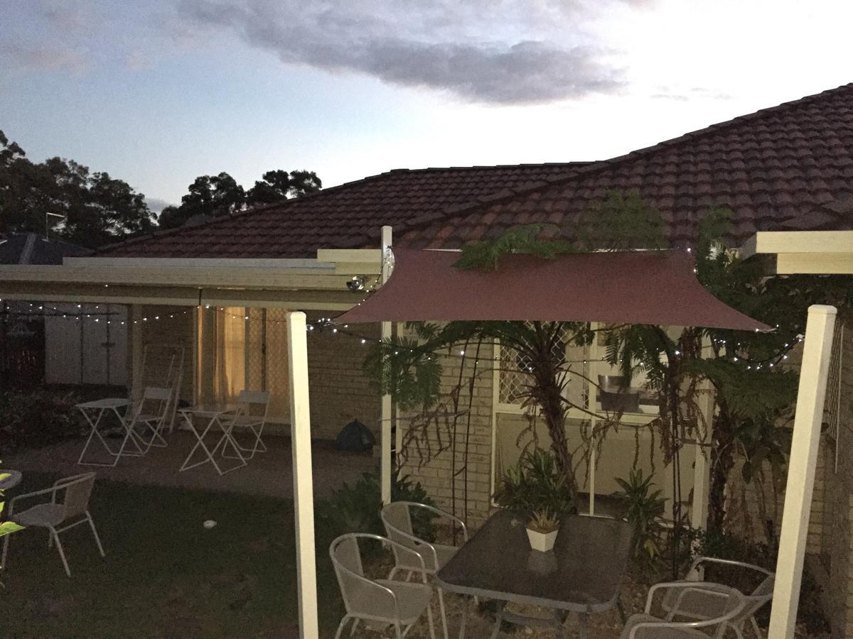 Theme Parks Amituofo Homestay Gold Coast Zewnętrze zdjęcie